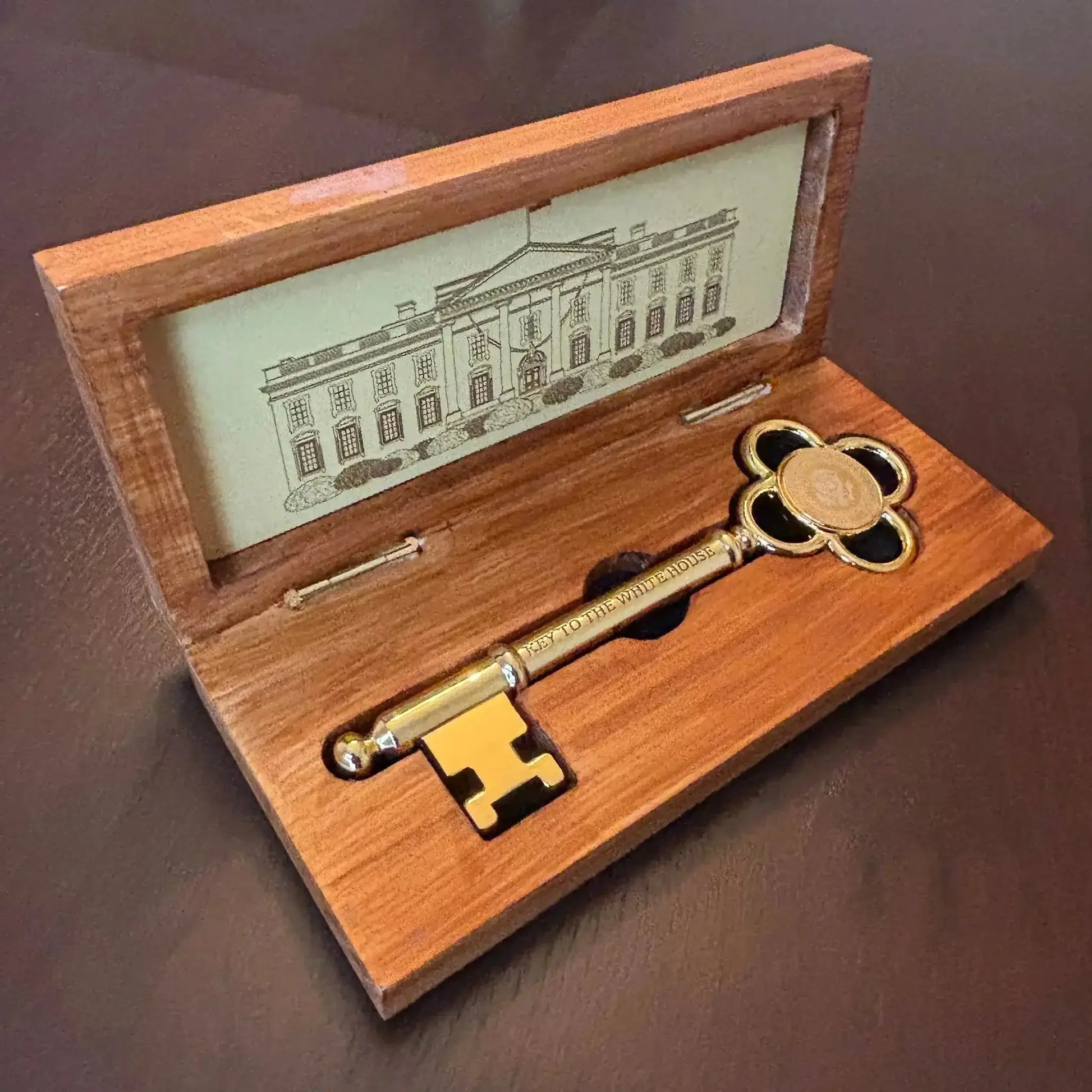 President Donald J. Trump Key to the White House REPLICA - ToylandEU