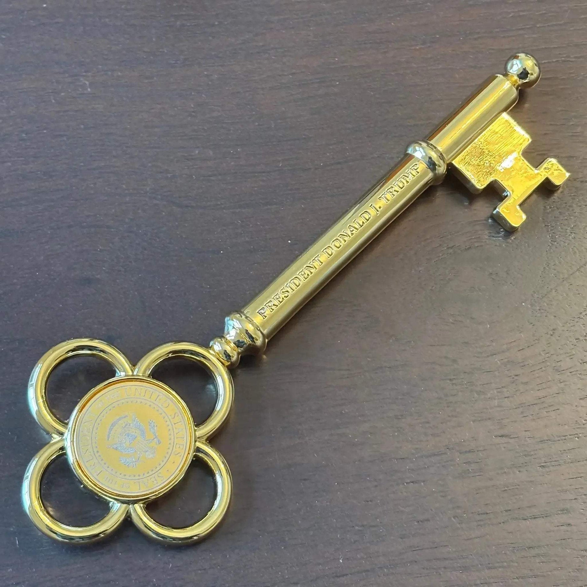 President Donald J. Trump Key to the White House REPLICA - ToylandEU
