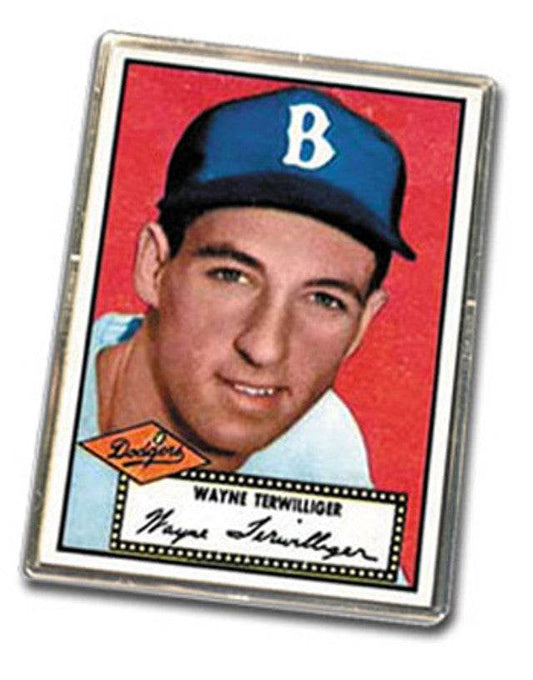 Pro Mold Pre 57 Mini Snap Holder 30 Per Display Pack - ToylandEU