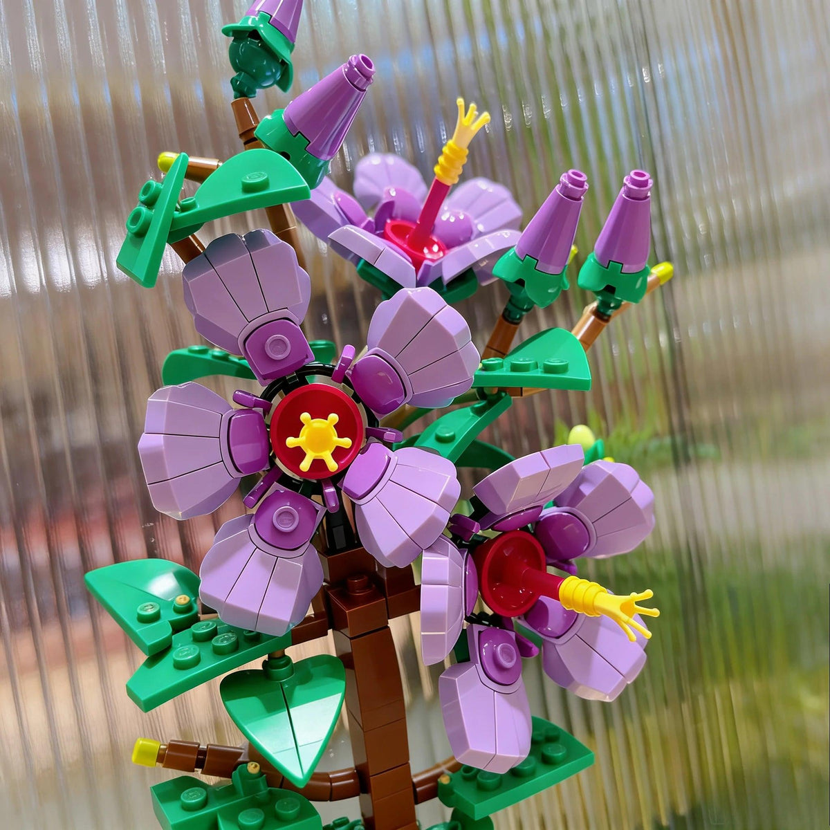 Purple Hibiscus Brick Set | 660 Pieces | Toylandeu™