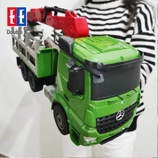 RC 6-Channel Remote Control Farming Tractor E352 - Realistic 2.4G Fun - ToylandEU