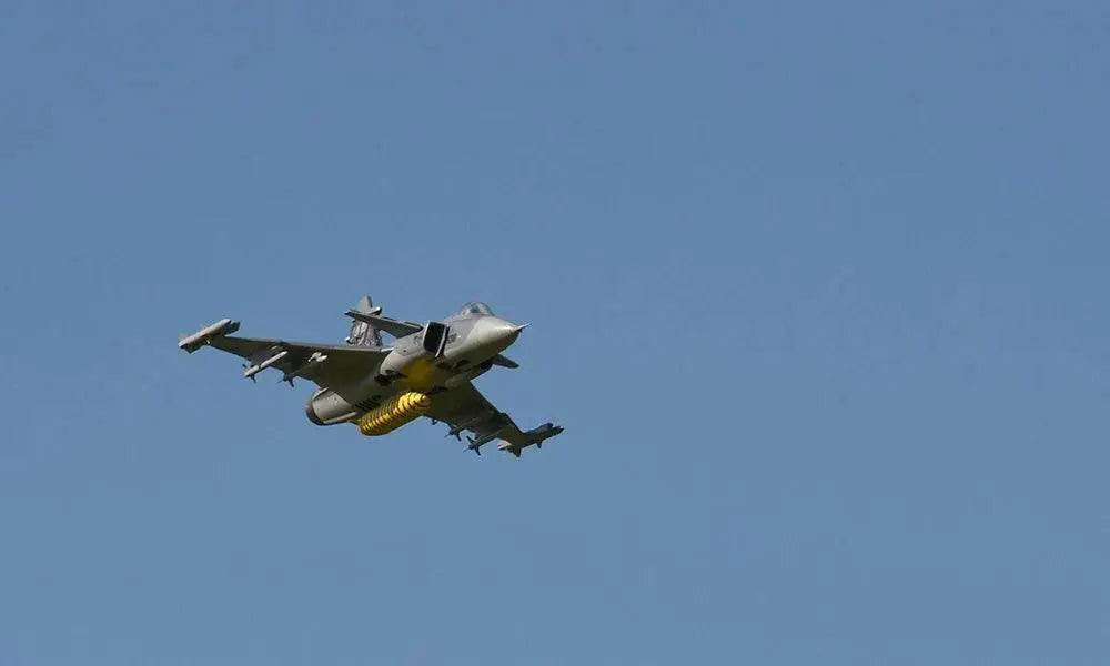  RC RC JAS-39 Gripen Remote Control Plane - 6CH Military Aircraft with NATO, Czech Republic, Swedish, and Hungarian Air Force Designs -  ToylandEU™