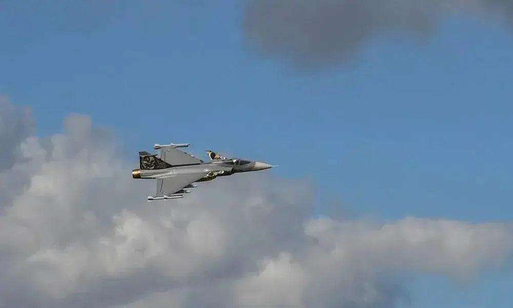  RC RC JAS-39 Gripen Remote Control Plane - 6CH Military Aircraft with NATO, Czech Republic, Swedish, and Hungarian Air Force Designs -  ToylandEU™
