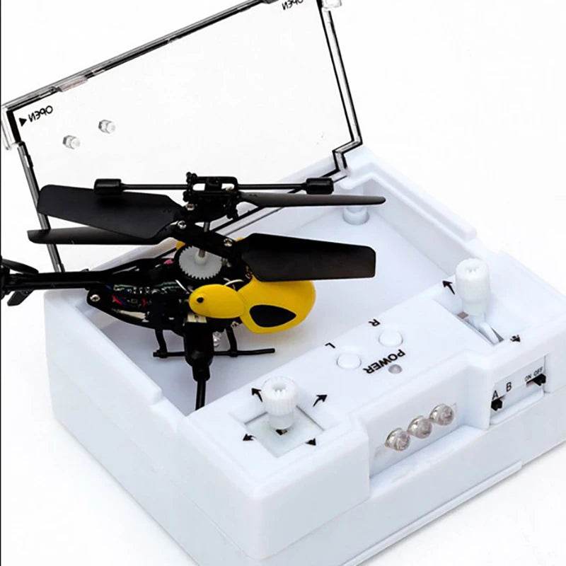 RC Gyro-Stabilized Mini Infrared RC Helicopter QS5010 - 3.5 Channel Fun - ToylandEU