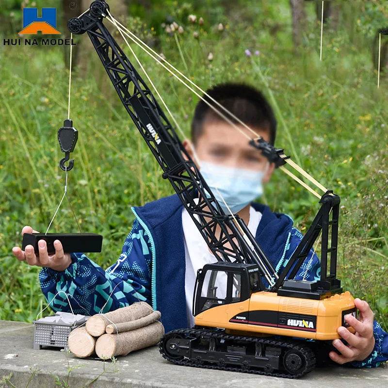 RC Heavy-Duty 1:14 RC Crane Truck - 15 Channel Metal Alloy Powerhouse - ToylandEU