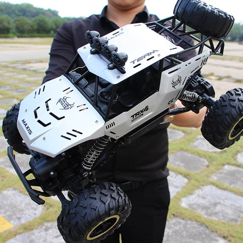 RC High-Performance 4WD RC Car with LED Lights & 2.4G Control System - ToylandEU
