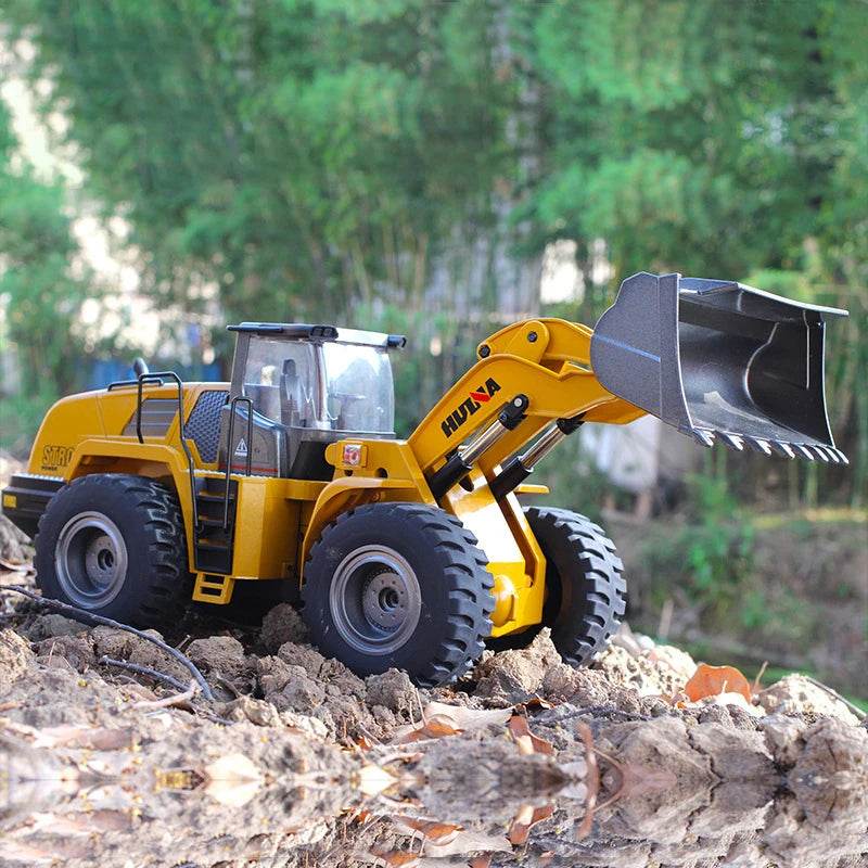 RC High-Power 1:14 Scale 22CH LED RC Excavator Truck with Remote Control - ToylandEU