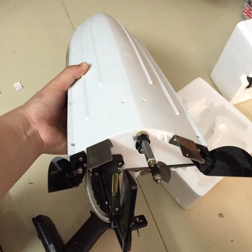 RC High-Speed 50km/h 65CM FT011 Brushless RC Racing Boat with Water Cooling - Ready-to-Run 2.4GHz Gift for Kids - ToylandEU