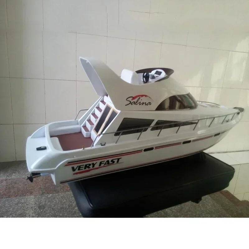 RC High-Speed Luxury Remote Control Yacht Model 3867 - Outdoor Speedboat Gift for Kids - ToylandEU