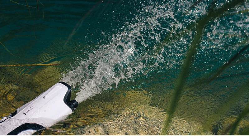 RC High-Speed Remote Control Water Toy Ship with Double Vortex Spray – S2 Clipper for Kids - ToylandEU