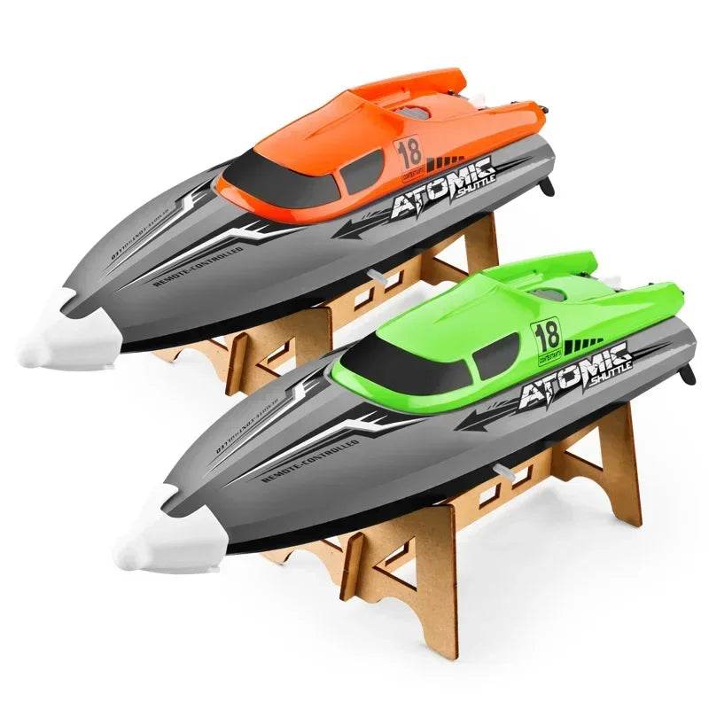 RC High-Speed Remote-Controlled Racing Speedboat with Fishnet Pull Feature - ToylandEU