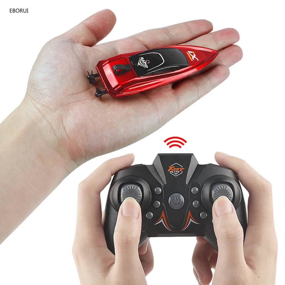 RC Kids' Underwater Adventure: Flashing RC Submarine Toy with Dual Speed - ToylandEU