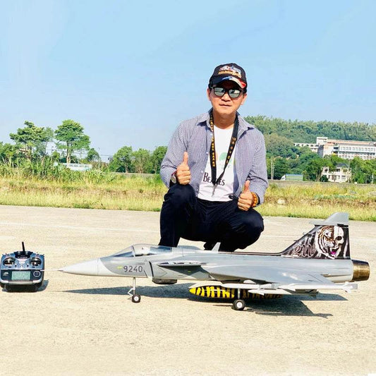 RC RC JAS-39 Gripen Remote Control Plane - 6CH Military Aircraft with NATO, Czech Republic, Swedish, and Hungarian Air Force Designs - ToylandEU