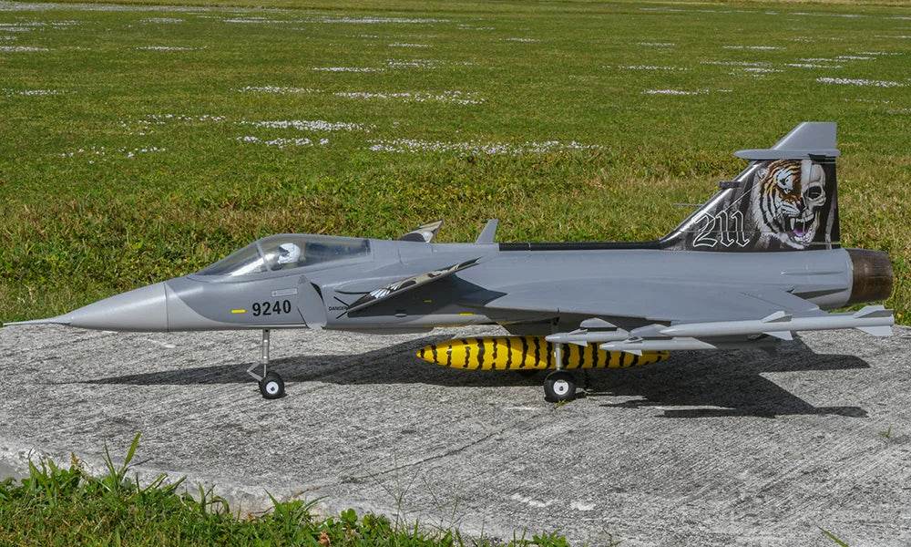 RC RC JAS-39 Gripen Remote Control Plane - 6CH Military Aircraft with NATO, Czech Republic, Swedish, and Hungarian Air Force Designs - ToylandEU