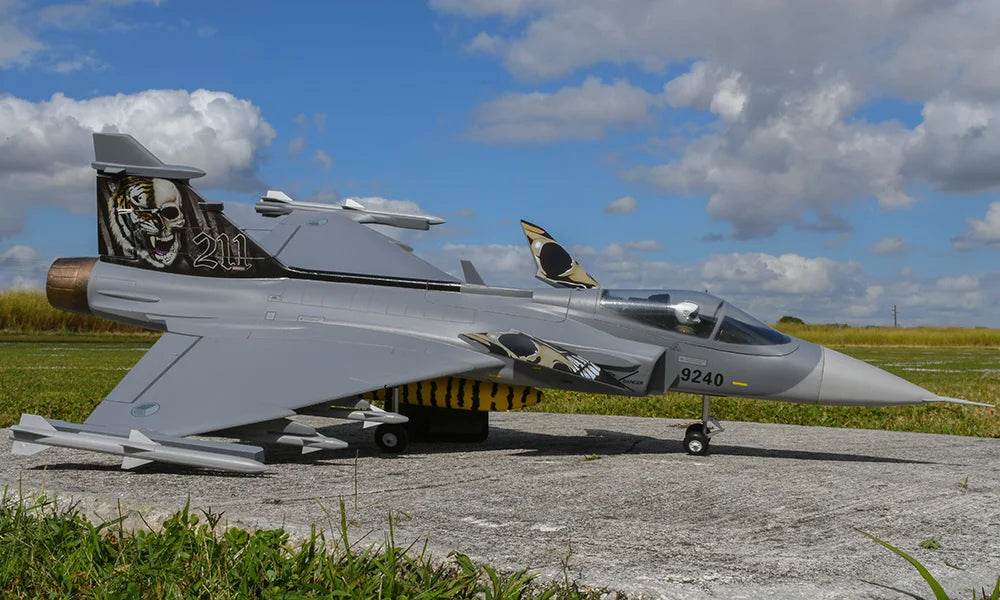 RC RC JAS-39 Gripen Remote Control Plane - 6CH Military Aircraft with NATO, Czech Republic, Swedish, and Hungarian Air Force Designs - ToylandEU