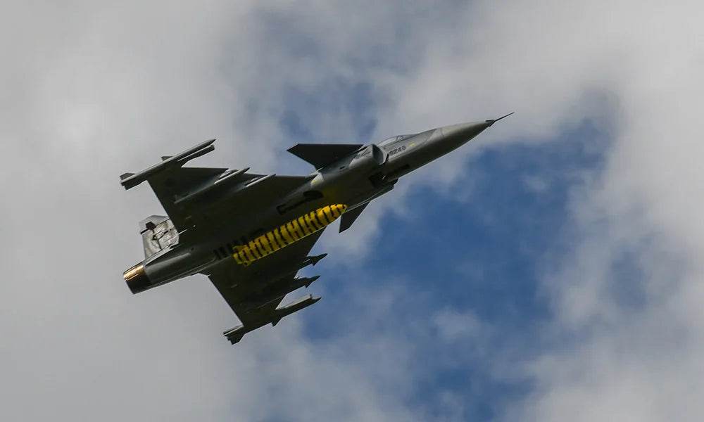 RC RC JAS-39 Gripen Remote Control Plane - 6CH Military Aircraft with NATO, Czech Republic, Swedish, and Hungarian Air Force Designs - ToylandEU