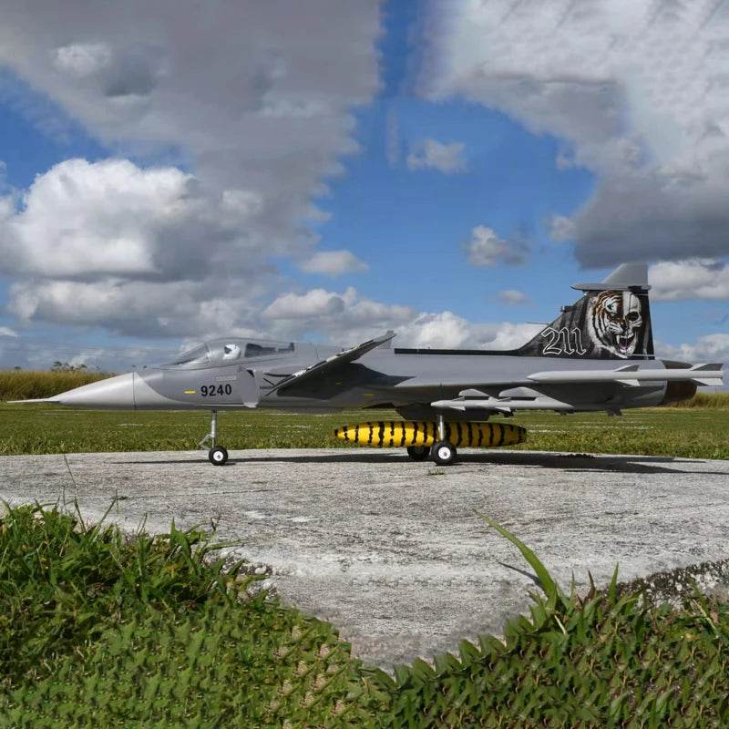 RC RC JAS-39 Gripen Remote Control Plane - 6CH Military Aircraft with NATO, Czech Republic, Swedish, and Hungarian Air Force Designs - ToylandEU