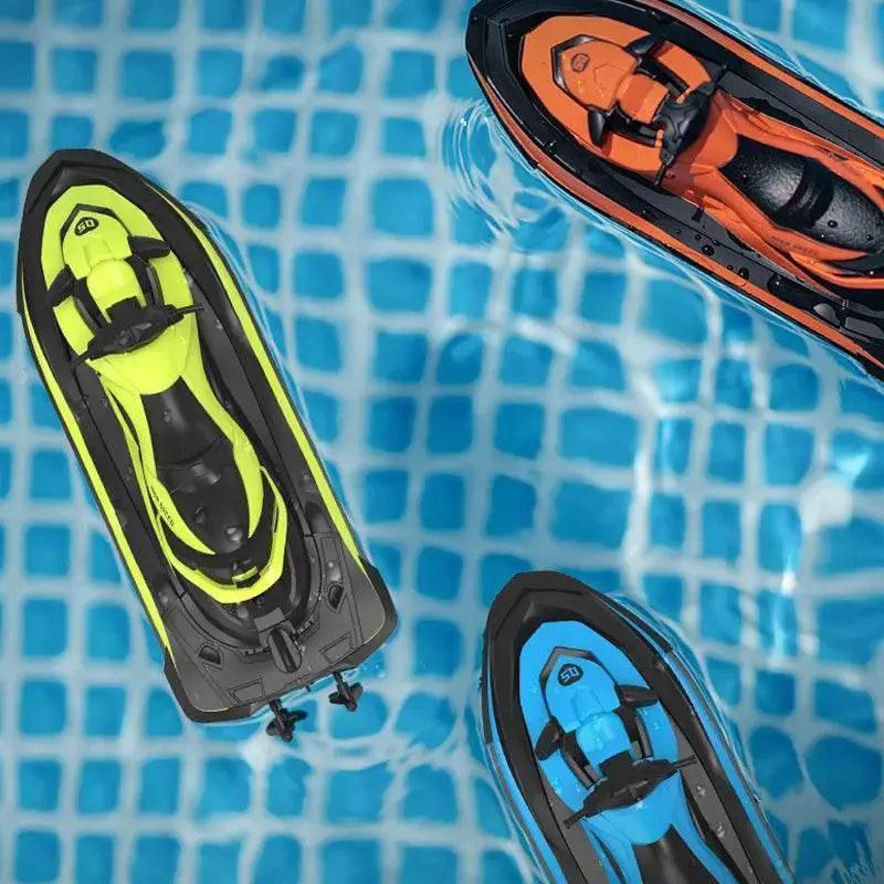  RC High-Speed LM13-A Mini RC Jet Ski - 2.4G Remote Control Electric Motorboat for Kids -  ToylandEU™