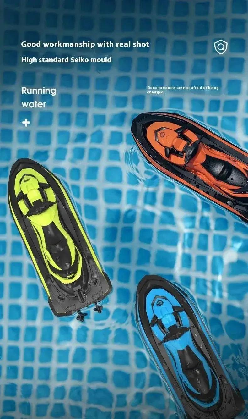 RC High-Speed LM13-A Mini RC Jet Ski - 2.4G Remote Control Electric Motorboat for Kids -  ToylandEU™