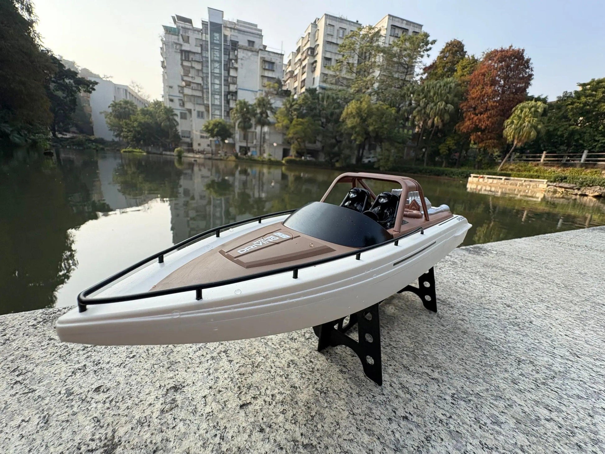  Remote Control Boat | 4CH 15km/h Top Speed | Toylandeu™ 