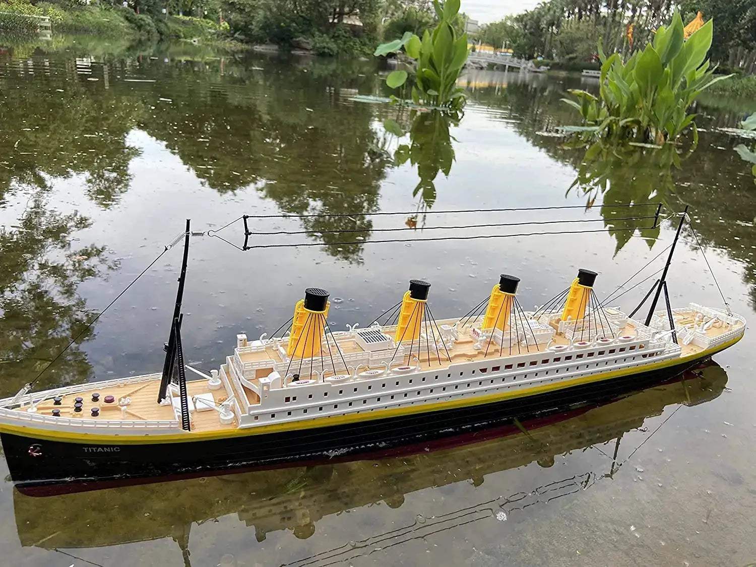  Remote Control Boat 81cm Triple Propellers -  ToylandEU™