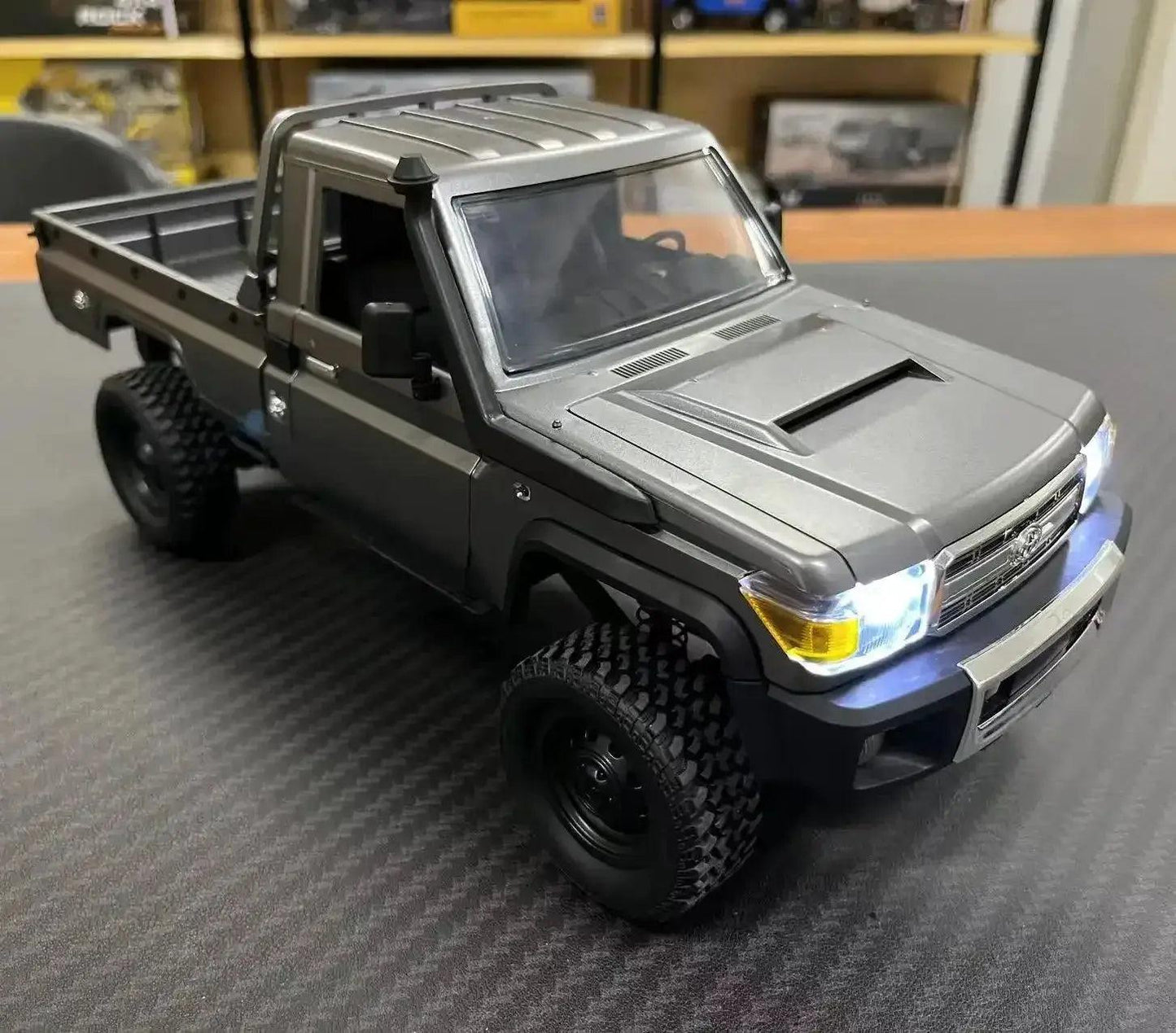  Remote Control Car Off Road Land Cruiser 30 Minutes -  ToylandEU™