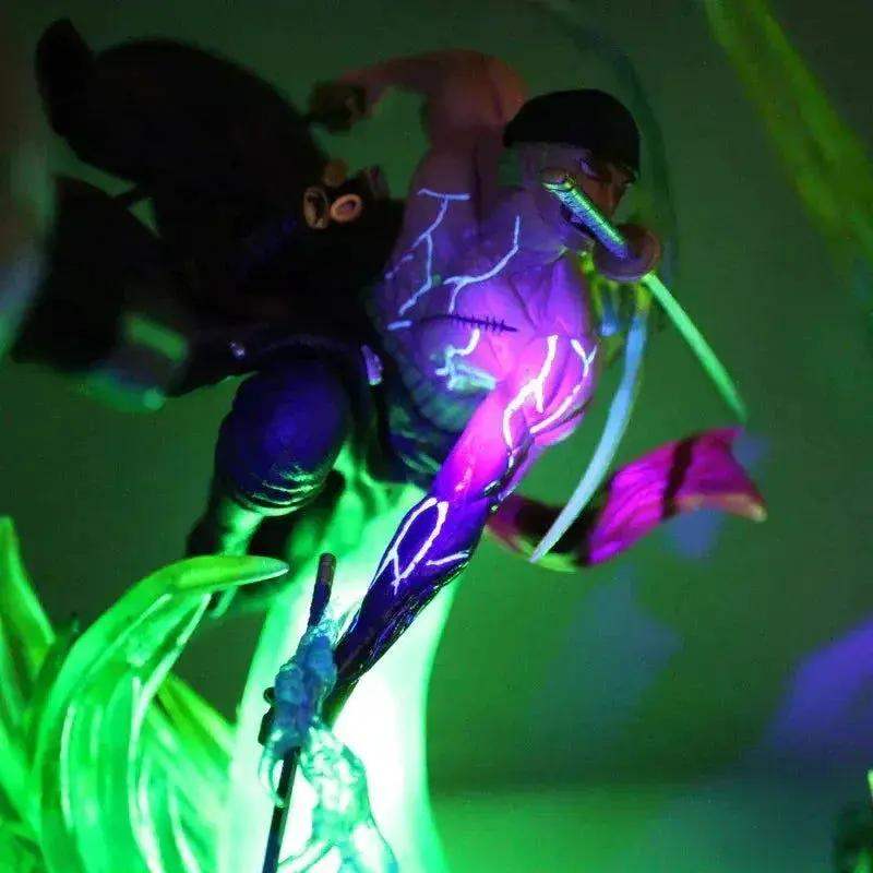 Roronoa Zoro One Piece LED Figure With Slashing Pose - ToylandEU