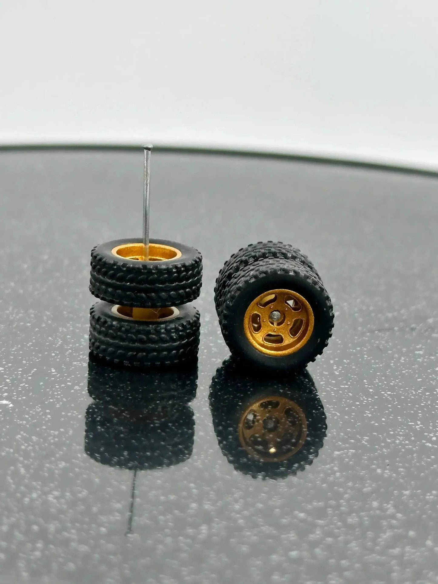 Realistic Drive Rubber Wheels for Diecast Cars One Sixty Four - ToylandEU