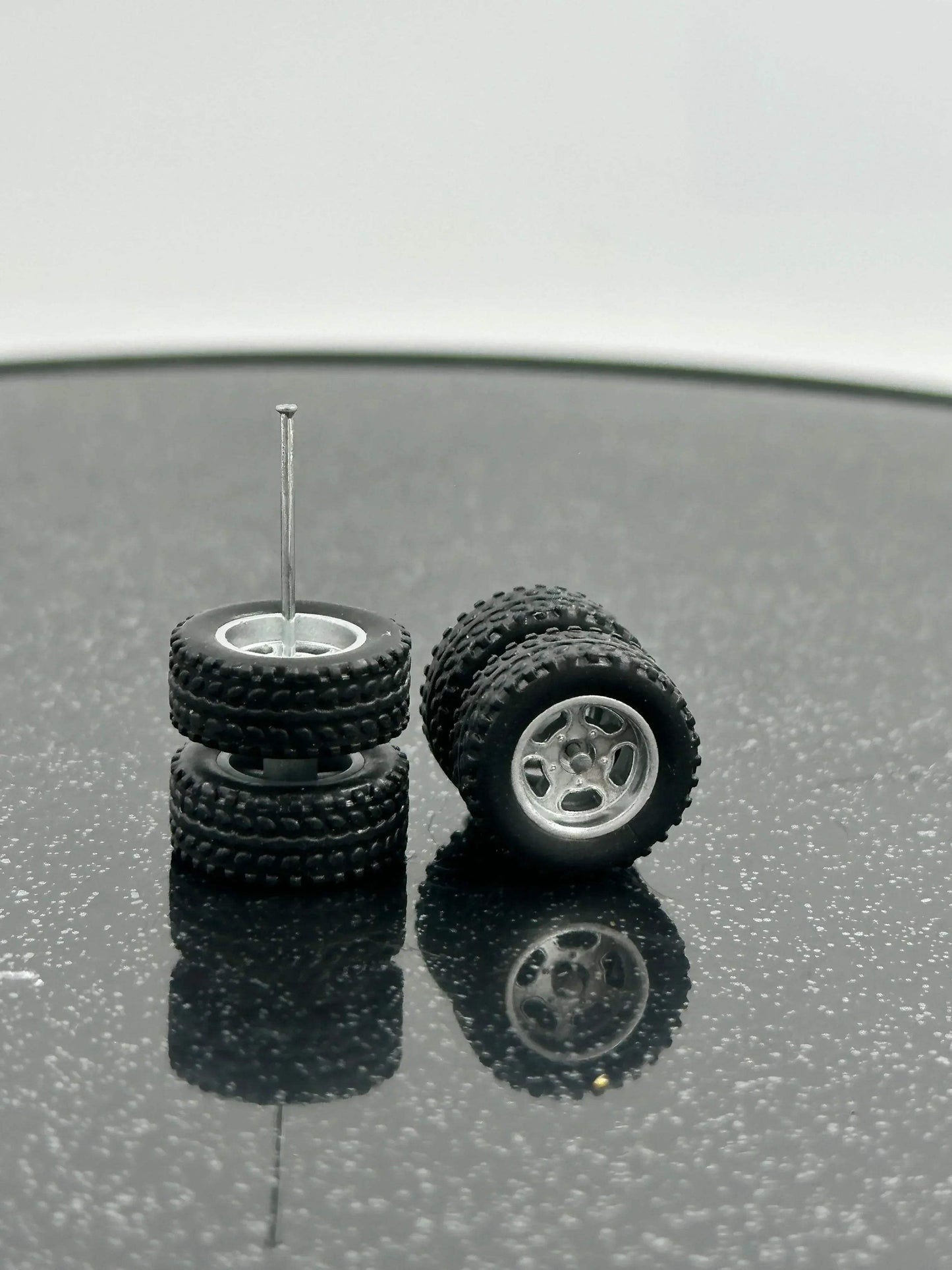 Realistic Drive Rubber Wheels for Diecast Cars One Sixty Four - ToylandEU