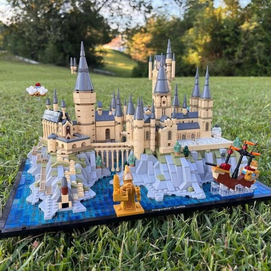 Building Blocks | 2660 Pcs Castle Grounds | Toylandeu™