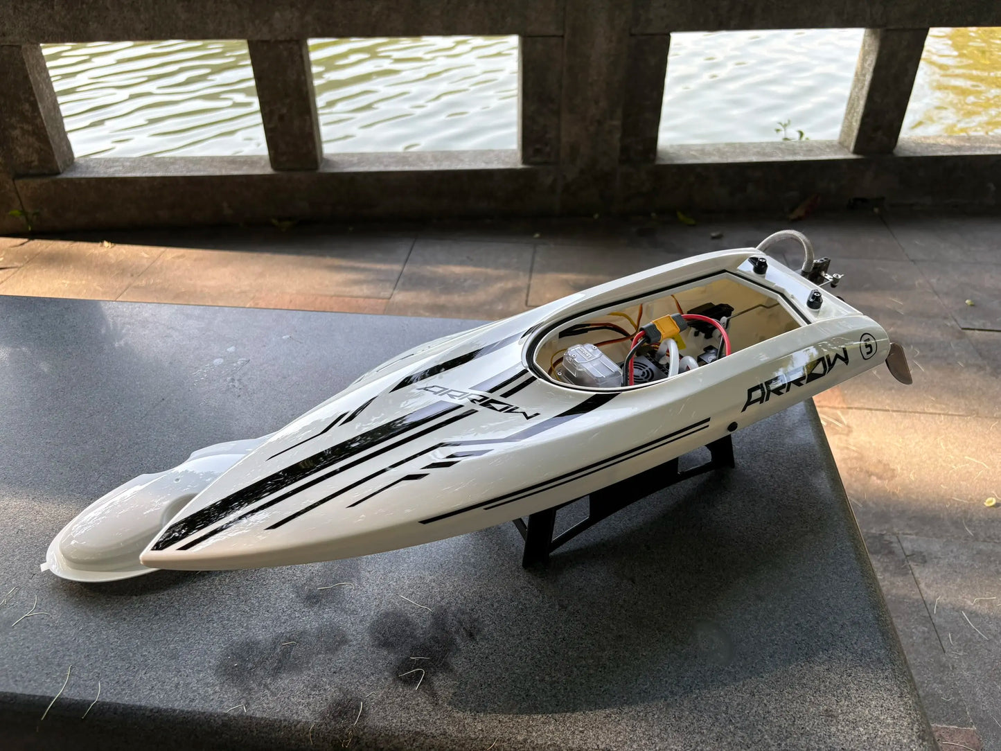 RC Boat | Top Speed 50 kph Brushless | 4WD 3S LiPo Included