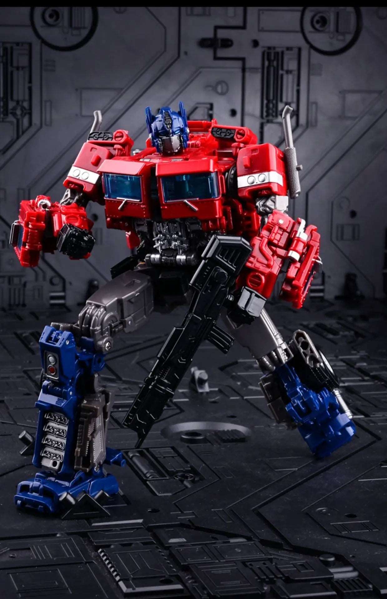 8-in-1 Voyager Optimus Prime Adaptable Robot Action Figure - ToylandEU