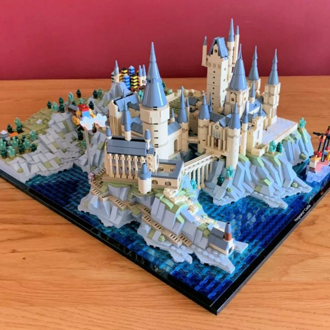 Castle Building Bricks Set | 2660 Pieces | Castle and Grounds | Family Gift