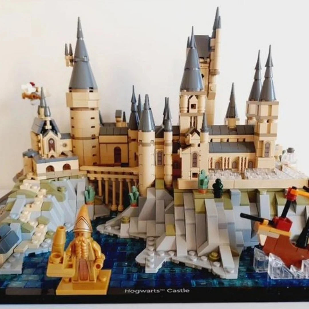 Building Block Set | 2660-Piece | Castle And Grounds | Movie Iconic Buildings