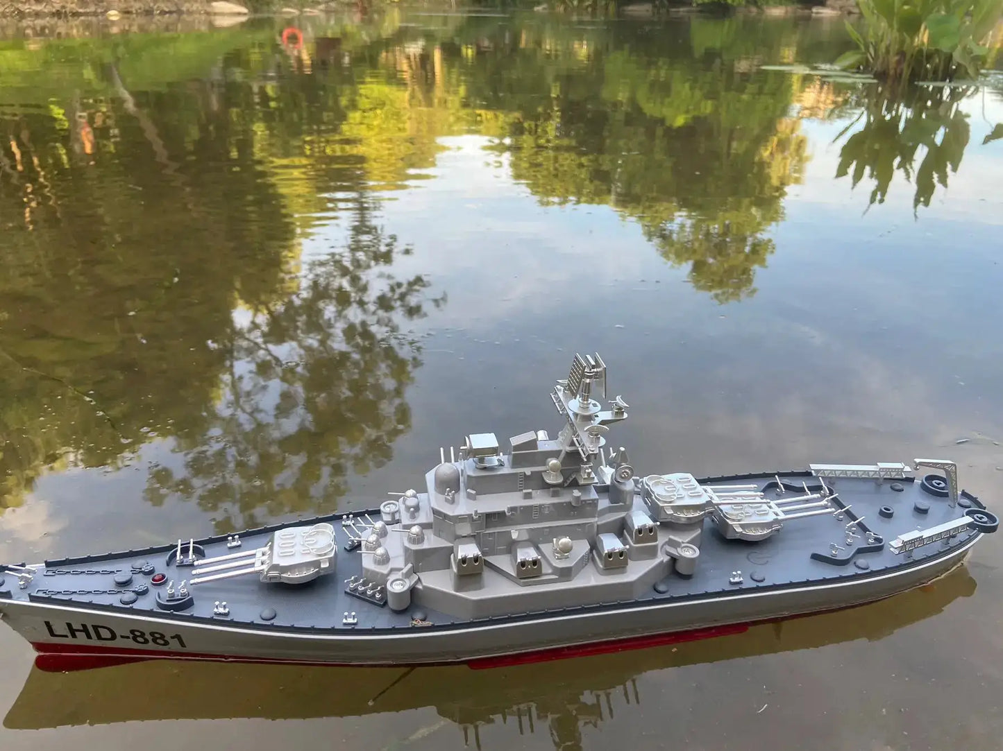 Large remote-controlled battleship 61CM, large ship body retro, high-speed remote-controlled battleship 15km/h, three blade prop - ToylandEU