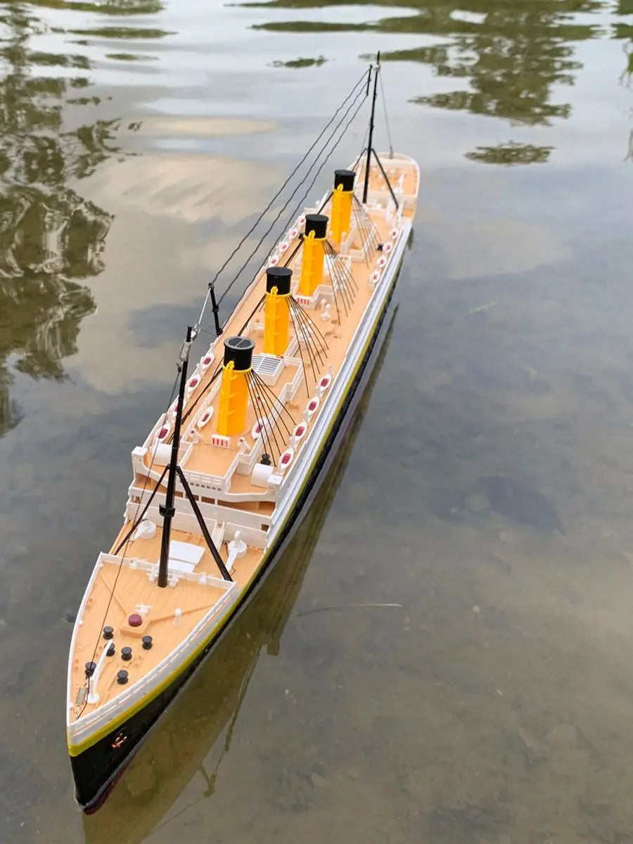 Remote Control Boat | 1 to 325 Scale | 32 Inch Length | LED Light