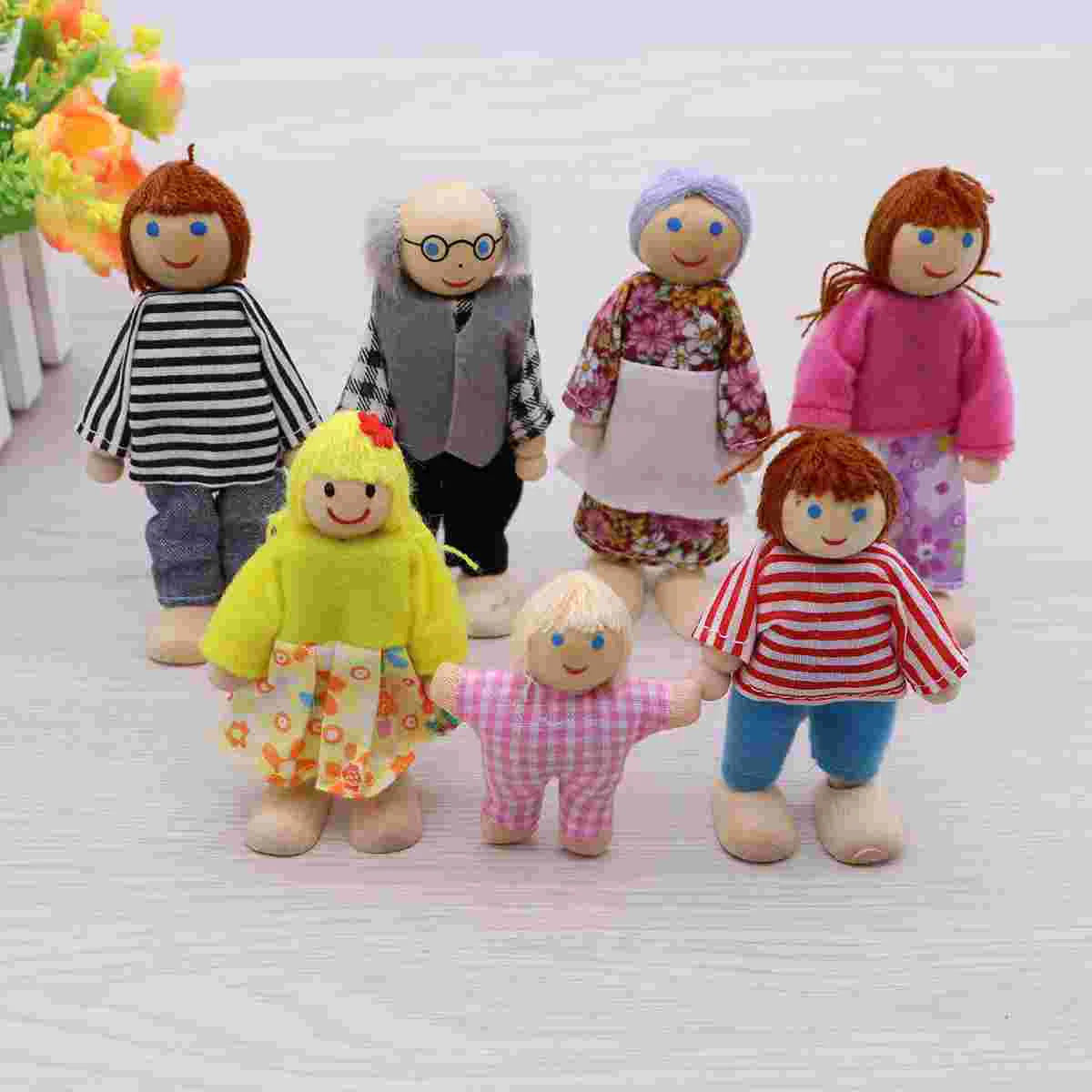 Wooden Family Member Dolls Set for Kids Pretend Play - 7 Pieces - ToylandEU