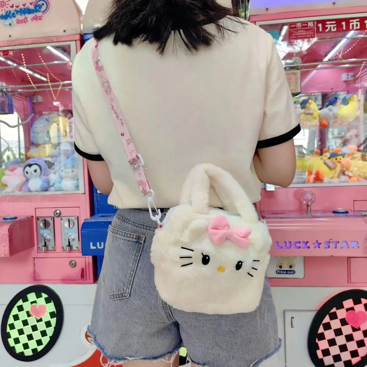 Sanrio Plush Crossbody Bag with Kuromi, Cinnamoroll, and My Melody - ToylandEU