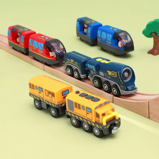 Battery Operated Locomotive Play Train Set Compatible with Wooden Railway Tracks - ToylandEU