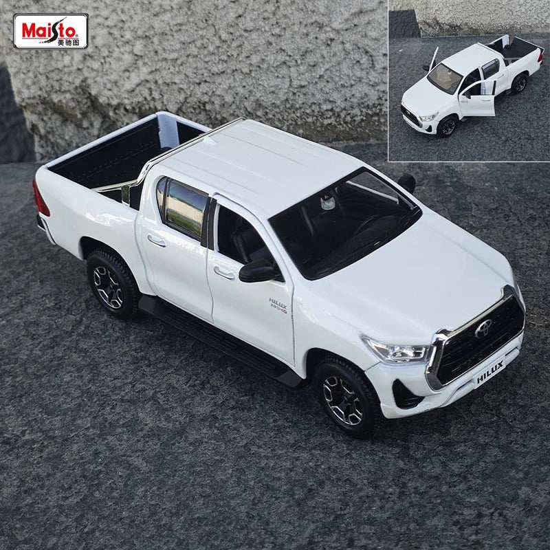 Maisto Toyota Hilux Pickup Truck | 1:27 Scale Diecast | Alloy Model