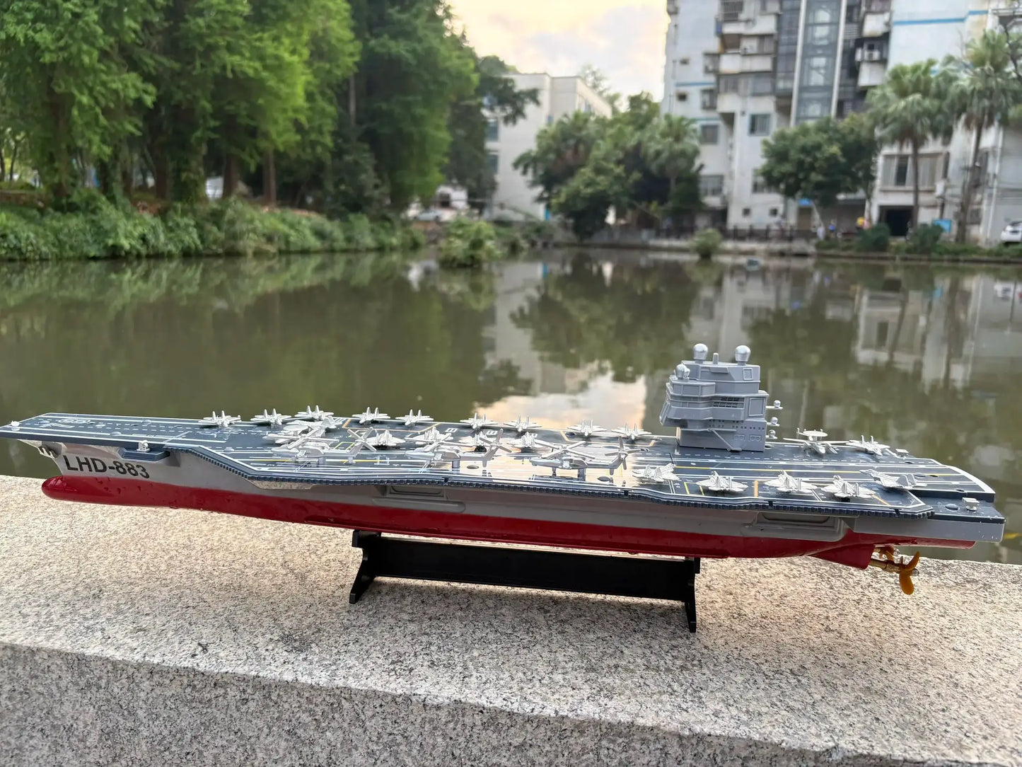 Large remote-controlled battleship 61CM, large ship body retro, high-speed remote-controlled battleship 15km/h, three blade prop - ToylandEU