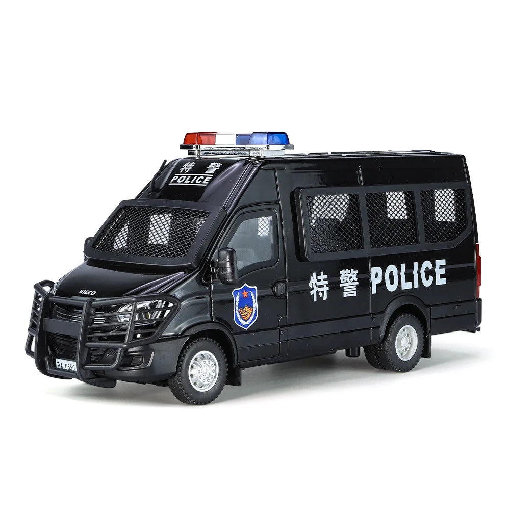 Highly Detailed 1:24 Scale Diecast IVECO Police Car Model - ToylandEU