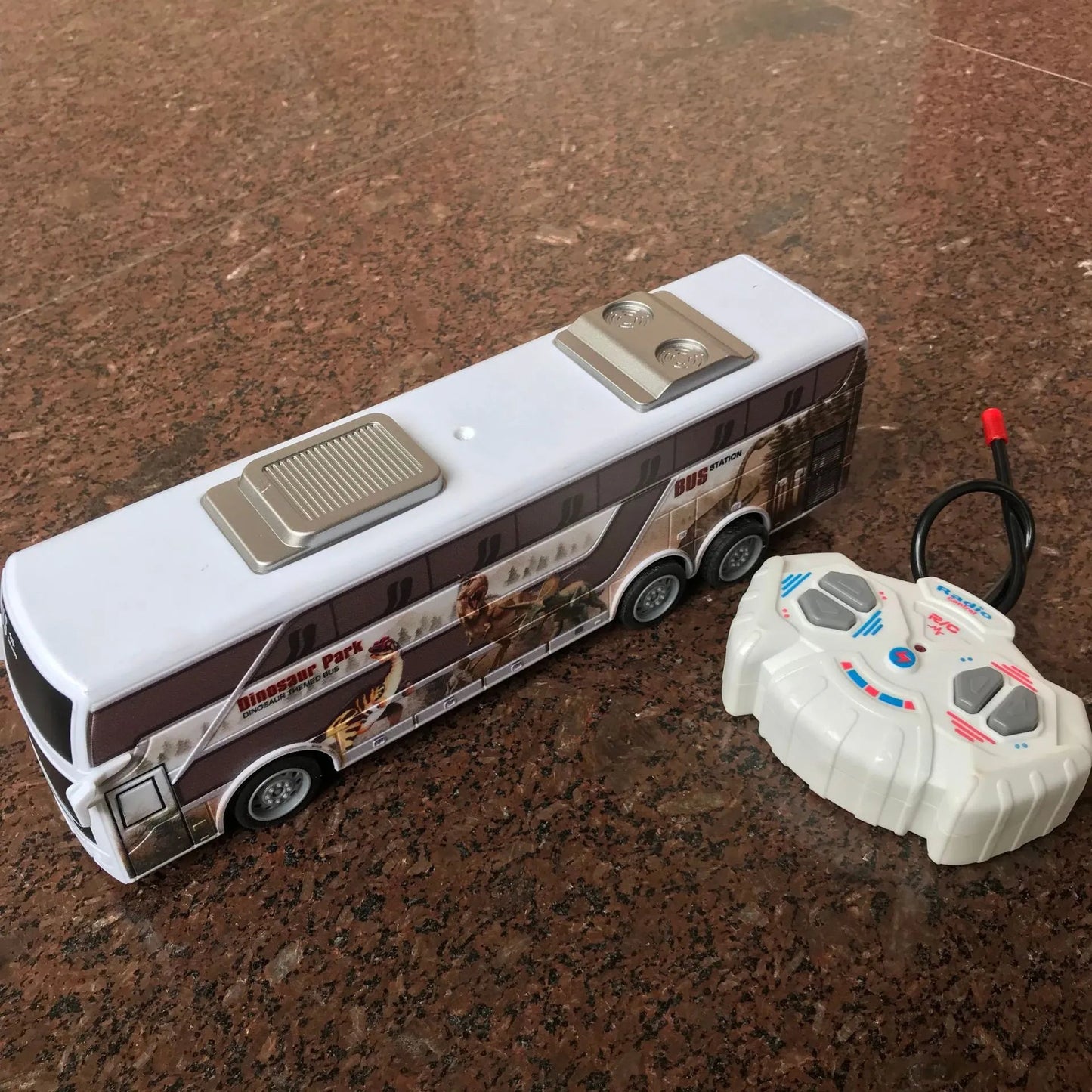 RC Police Van and Express Bus Simulation Toy Car - 1:32 Scale Remote Controlled Vehicle - ToylandEU