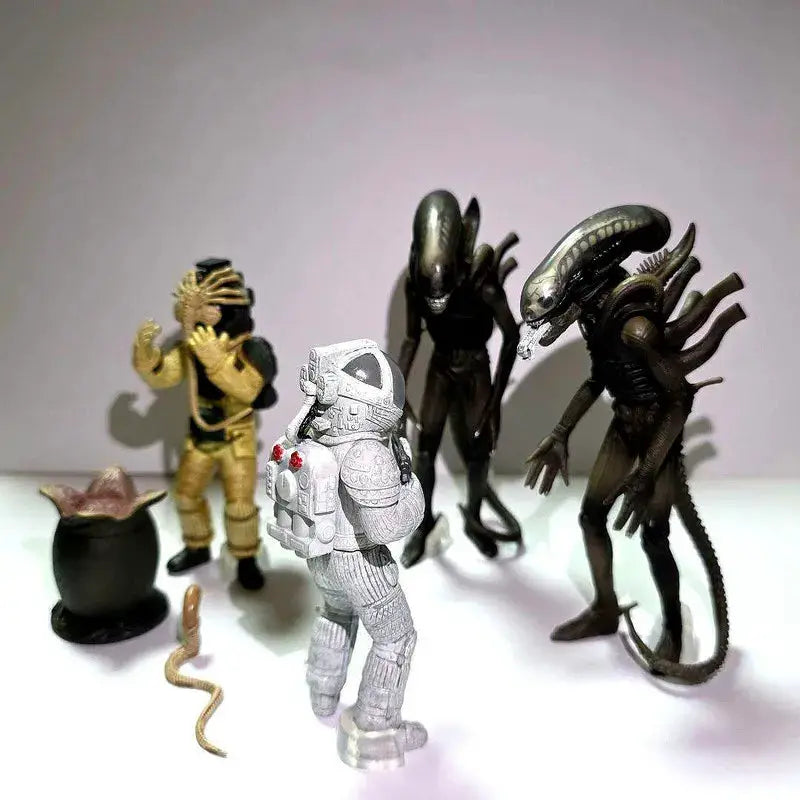 20th Century Studios SR+ Gashapon Alien Collectible Action Figures Xenomorph Facehugger Astronaut Models - ToylandEU