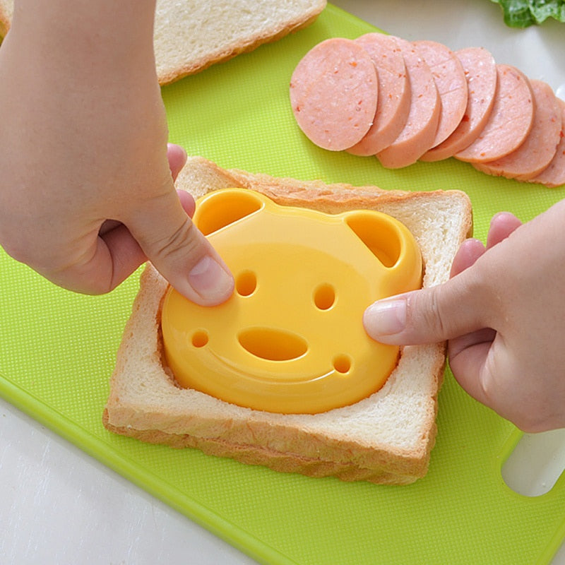 Cute Teddy Bear Sandwich Mold for Kids' Baking Fun - ToylandEU