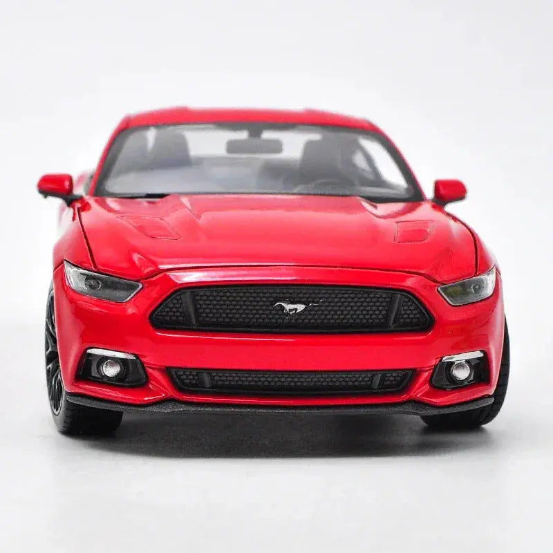 Scale OneToTwentyFour Ford Mustang GT Diecast Car High Detail Alloy - ToylandEU