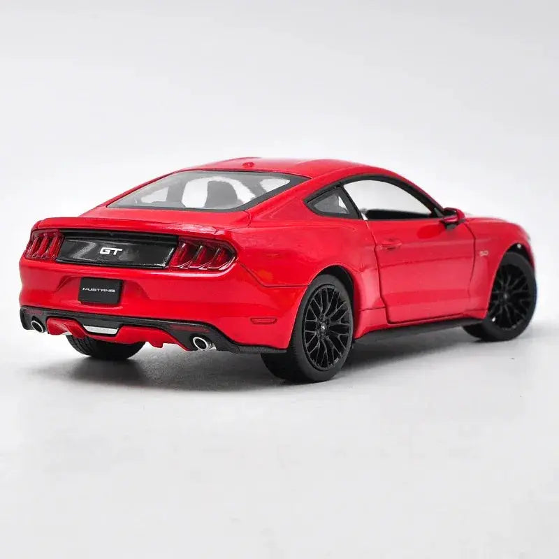 Scale OneToTwentyFour Ford Mustang GT Diecast Car High Detail Alloy - ToylandEU