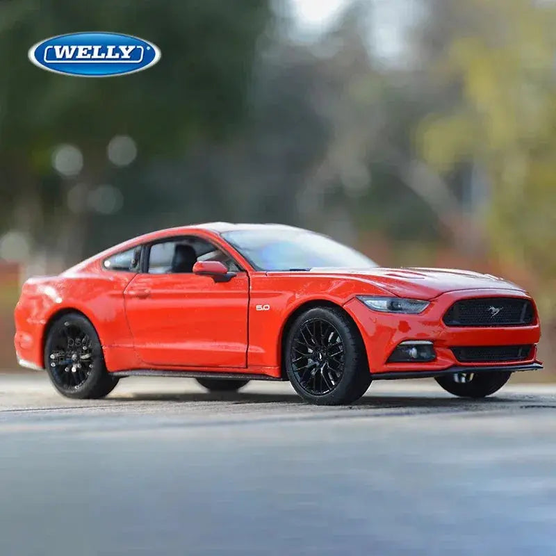 Scale OneToTwentyFour Ford Mustang GT Diecast Car High Detail Alloy - ToylandEU