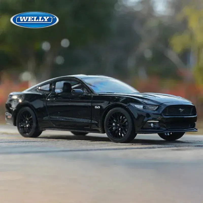 Scale OneToTwentyFour Ford Mustang GT Diecast Car High Detail Alloy - ToylandEU
