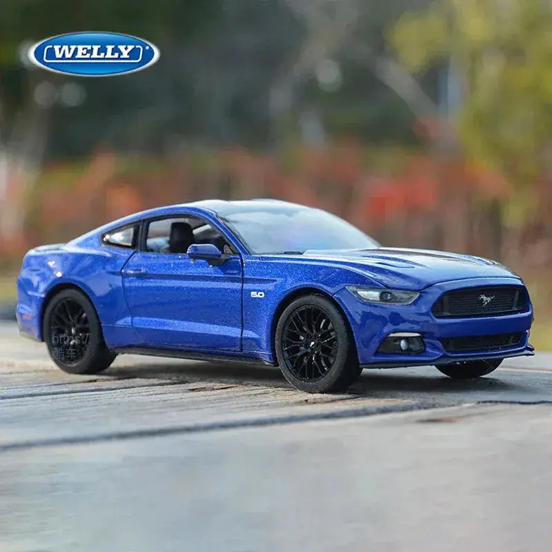 Scale OneToTwentyFour Ford Mustang GT Diecast Car High Detail Alloy - ToylandEU